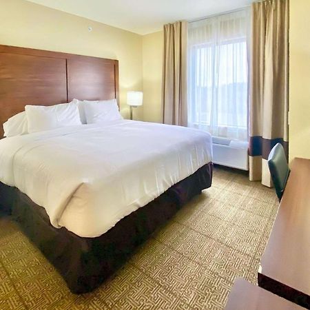 Comfort Inn & Suites Harrah Choctaw Bagian luar foto