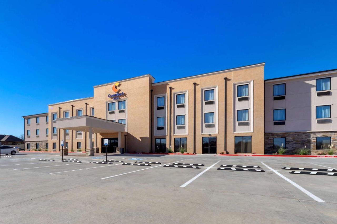 Comfort Inn & Suites Harrah Choctaw Bagian luar foto