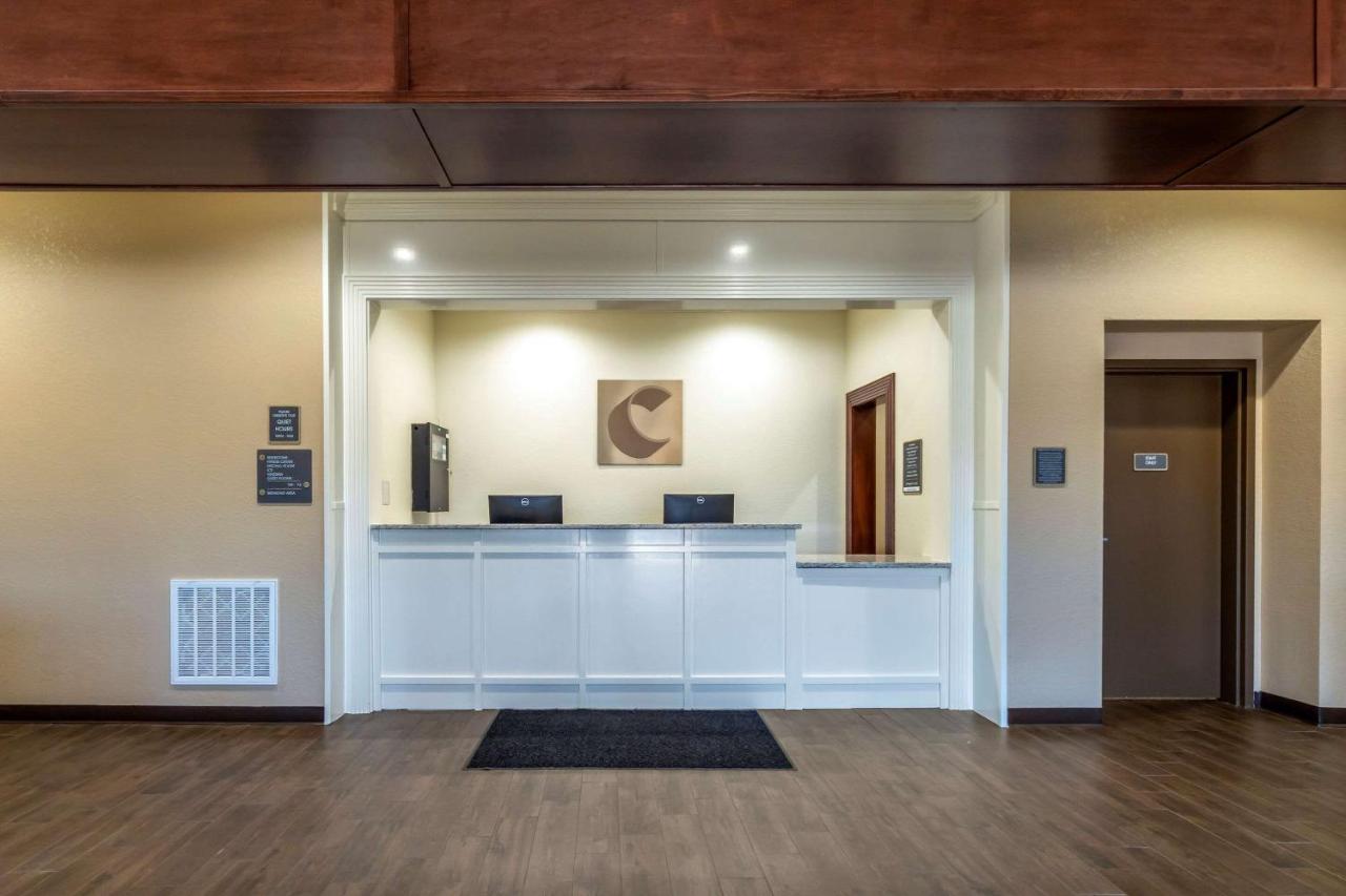 Comfort Inn & Suites Harrah Choctaw Bagian luar foto