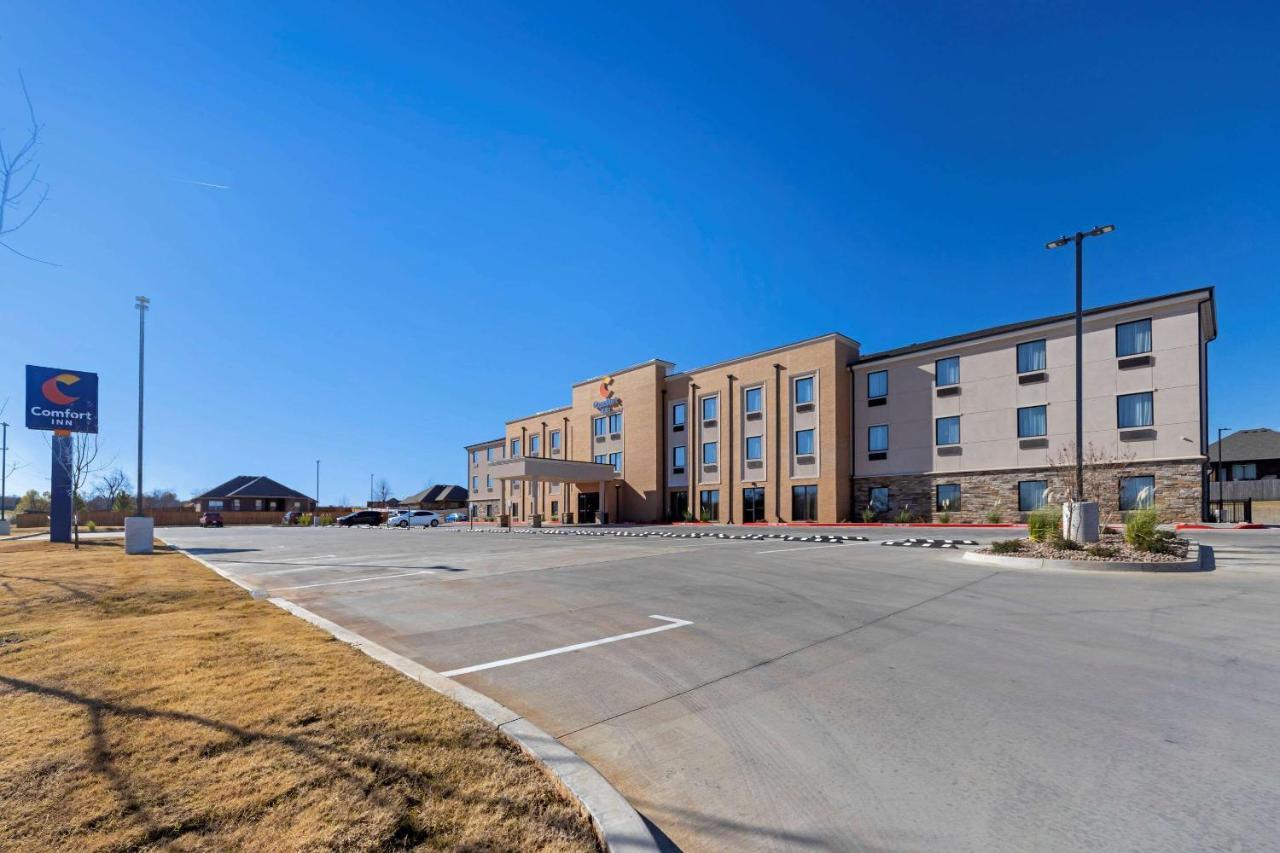 Comfort Inn & Suites Harrah Choctaw Bagian luar foto