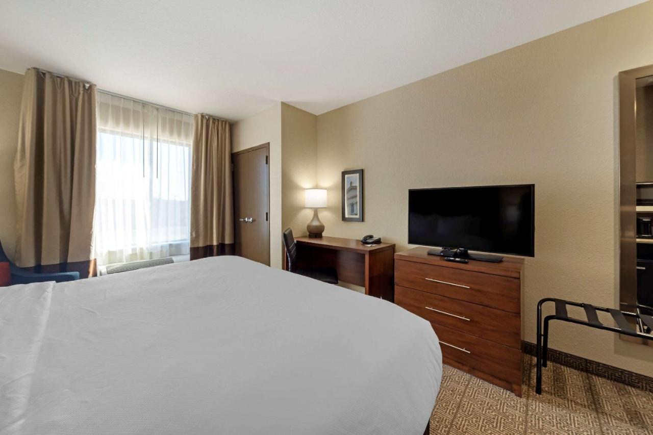 Comfort Inn & Suites Harrah Choctaw Bagian luar foto