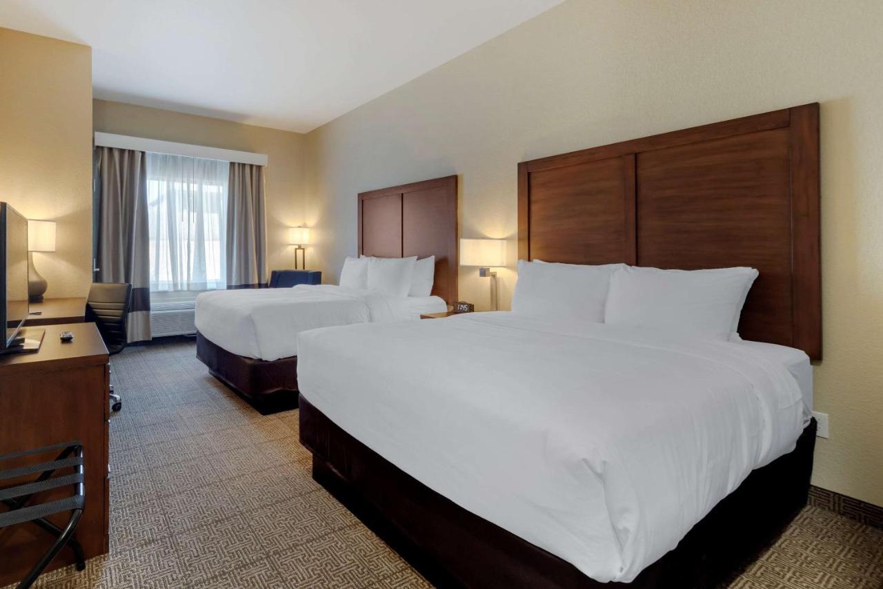 Comfort Inn & Suites Harrah Choctaw Bagian luar foto