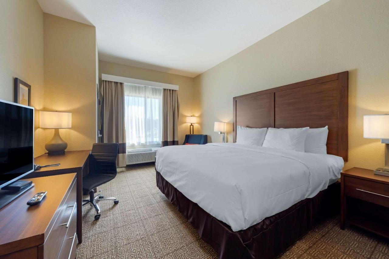 Comfort Inn & Suites Harrah Choctaw Bagian luar foto